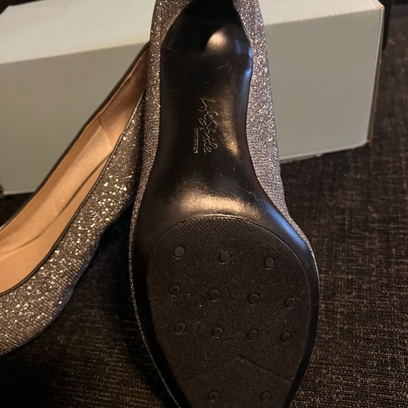 9.5M Silver Heels - Picture 4 of 4